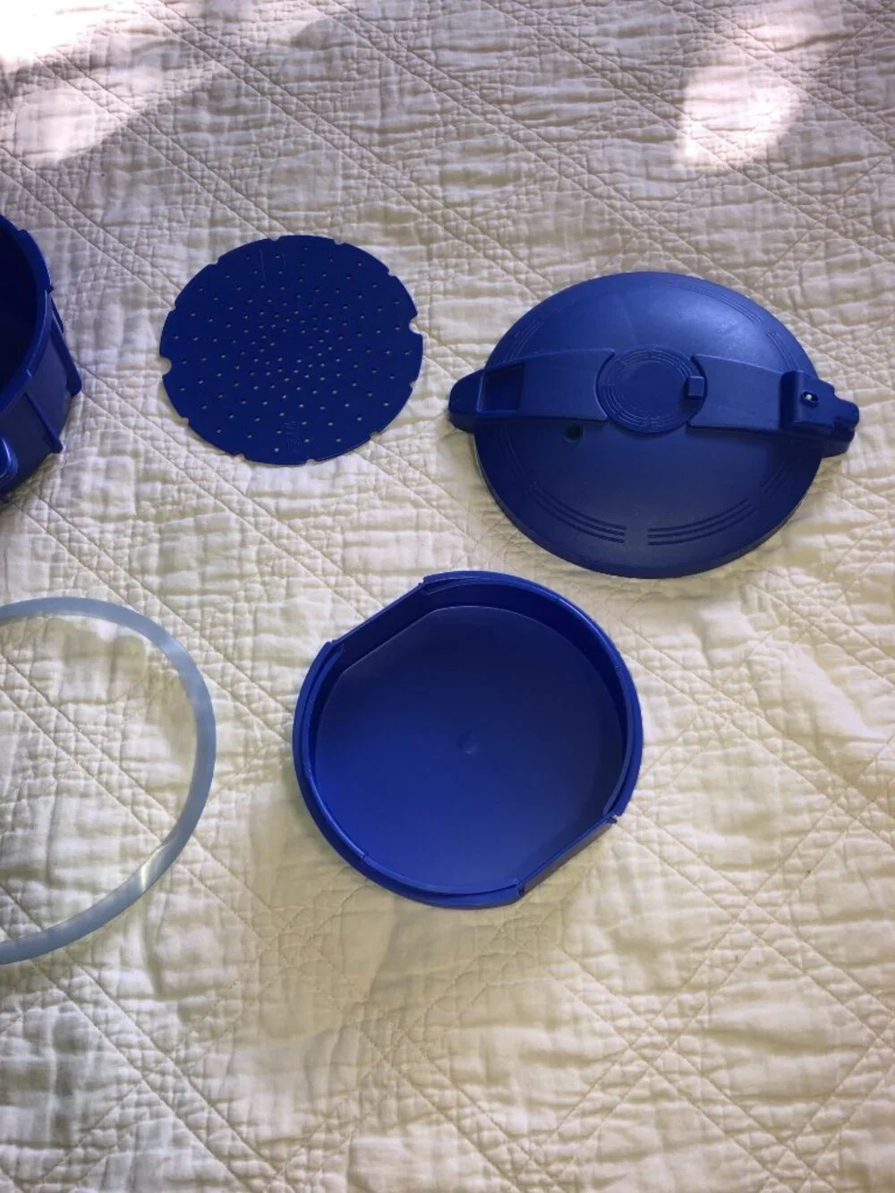 Prepology 4 quarts Microwavable Plastic Pressure Cooker Blue